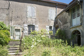 Vue de la façade sud du bâtiment XVIIIe. © Région Bourgogne-Franche-Comté, Inventaire du patrimoine
