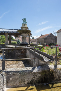 Détail de la fontaine. © Région Bourgogne-Franche-Comté, Inventaire du patrimoine