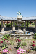 Le bassin central et de la galerie couverte des laveuses. © Région Bourgogne-Franche-Comté, Inventaire du patrimoine
