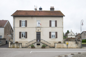 La façade principale de la maison commune. © Région Bourgogne-Franche-Comté, Inventaire du patrimoine