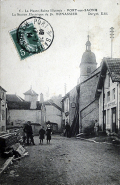 La rue de la Barque, actuelle rue Jean Bogé, carte postale. © Région Bourgogne-Franche-Comté, Inventaire du patrimoine