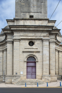 La façade principale et le portail d'entrée. © Région Bourgogne-Franche-Comté, Inventaire du patrimoine