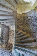 Escalier à vis, rez-de-chaussée du logis 16e siècle. © Région Bourgogne-Franche-Comté, Inventaire du patrimoine