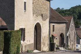 Alignement de fermes. © Région Bourgogne-Franche-Comté, Inventaire du patrimoine