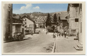 39 Morteau - Rue de l'Helvétie, milieu 20e siècle. Le bâtiment a été reconstruit. © Région Bourgogne-Franche-Comté, Inventaire du patrimoine