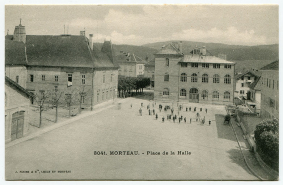 3041. - Morteau. - Place de la Halle, carte postale, s.n., s.d. [4e quart 19e siècle], J. Farine et Cie éd. au Locle et à Morteau. © Région Bourgogne-Franche-Comté, Inventaire du patrimoine