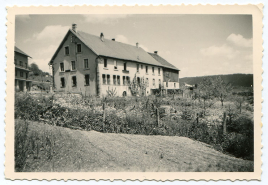 [Vue d'ensemble de la fonderie, depuis le sud-ouest], milieu 20e siècle [entre 1933 et 1967]. © Région Bourgogne-Franche-Comté, Inventaire du patrimoine