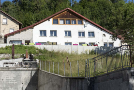 Façade est, vue en contre-plongée. © Région Bourgogne-Franche-Comté, Inventaire du patrimoine