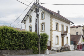 Maison chemin des Acacias : façades antérieure et latérale gauche. © Région Bourgogne-Franche-Comté, Inventaire du patrimoine