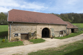 Façade antérieure de la grange. © Région Bourgogne-Franche-Comté, Inventaire du patrimoine