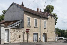 L'édifice depuis la rue Grande. © Région Bourgogne-Franche-Comté, Inventaire du patrimoine