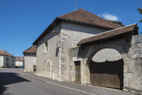La porte charretière donnant accès au jardin. © Région Bourgogne-Franche-Comté, Inventaire du patrimoine