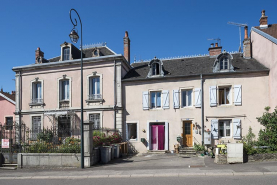 Au centre, la maison située sur l'ancienne parcelle 98 section D du cadastre napoléonien. © Région Bourgogne-Franche-Comté, Inventaire du patrimoine