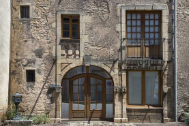 Baies du rez-de-chaussée et du premier étage. © Région Bourgogne-Franche-Comté, Inventaire du patrimoine