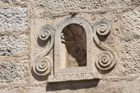 Niche encadrée de volutes. © Région Bourgogne-Franche-Comté, Inventaire du patrimoine