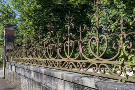 Clôture (grille) sur la rue Armand Paulmard. © Région Bourgogne-Franche-Comté, Inventaire du patrimoine