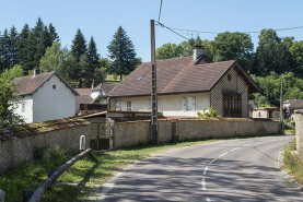 Entrée du hameau, route de Rupt-sur-Saône. © Région Bourgogne-Franche-Comté, Inventaire du patrimoine
