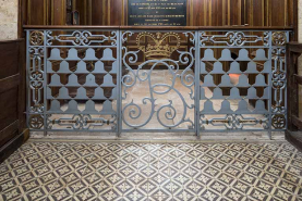 Grille au chiffre et aux armoiries de la famille de Bauffremont. © Région Bourgogne-Franche-Comté, Inventaire du patrimoine