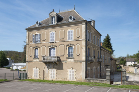 Corps de bâtiment sud, vue de trois-quarts gauche. © Région Bourgogne-Franche-Comté, Inventaire du patrimoine