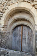 Porte de cave de l'aile ouest donnant sur la cour. © Région Bourgogne-Franche-Comté, Inventaire du patrimoine