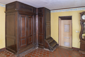 Armoire de la pièce principale. © Région Bourgogne-Franche-Comté, Inventaire du patrimoine