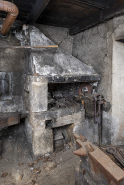 Forge : foyer, de trois quarts. © Région Bourgogne-Franche-Comté, Inventaire du patrimoine