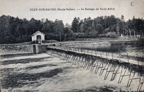 Le barrage à aiguilles de Saint-Albin, carte postale. © Région Bourgogne-Franche-Comté, Inventaire du patrimoine