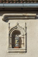 Niche et statuette surmontées d'un fragment de corniche. © Région Bourgogne-Franche-Comté, Inventaire du patrimoine
