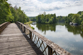 Début du bief de Port-sur-Saône ; vue depuis le pont de la Lanterne à Conflandey. © Région Bourgogne-Franche-Comté, Inventaire du patrimoine
