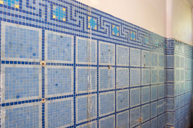Mur sud de la dernière cabine (actuellement, local de stockage) au rez-de-chaussée de l'aile à l'est de la piscine. © Région Bourgogne-Franche-Comté, Inventaire du patrimoine