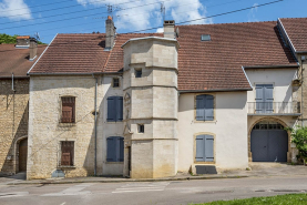 Maison tour © Région Bourgogne-Franche-Comté, Inventaire du patrimoine