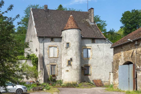 Maison tour © Région Bourgogne-Franche-Comté, Inventaire du patrimoine