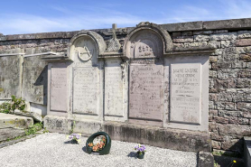 Monument funéraire © Région Bourgogne-Franche-Comté, Inventaire du patrimoine