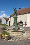 Fontaine statue © Région Bourgogne-Franche-Comté, Inventaire du patrimoine