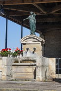 Lavoir fontaine statue © Région Bourgogne-Franche-Comté, Inventaire du patrimoine