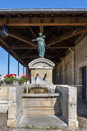 Lavoir fontaine statue © Région Bourgogne-Franche-Comté, Inventaire du patrimoine