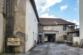 Cour maison © Région Bourgogne-Franche-Comté, Inventaire du patrimoine