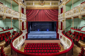 Théâtre de Dole (39) : la salle et la scène © phot. J. Mongreville / Région Bourgogne-Franche-Comté, Inventaire du patrimoine