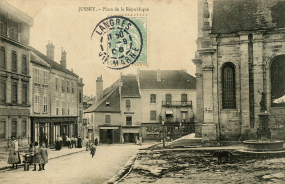Église rue fontaine statue © Archives départementales de la Haute-Saône