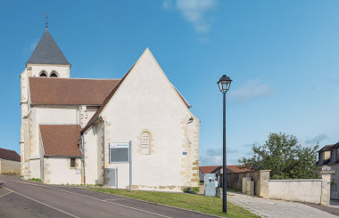 Vue d'ensemble depuis le chevet © phot. T. Kuntz / Région Bourgogne-Franche-Comté, Inventaire du patrimoine, 2024