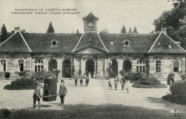 Luxeuil-les-Bains (70) : établissement thermal, bâtiment dit du Grand Bain, carte postale non datée © 
