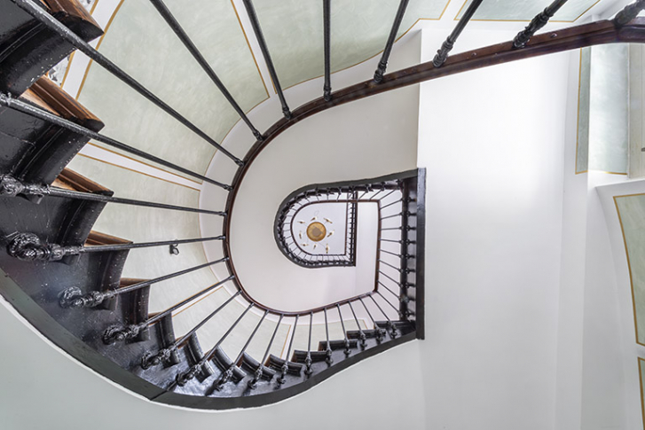 Escalier de l’hôtel Marmet, Salins-les-Bains (39) © J. Mongreville - Région Bourgogne-Franche-Comté, Inventaire et Patrimoine, 2023