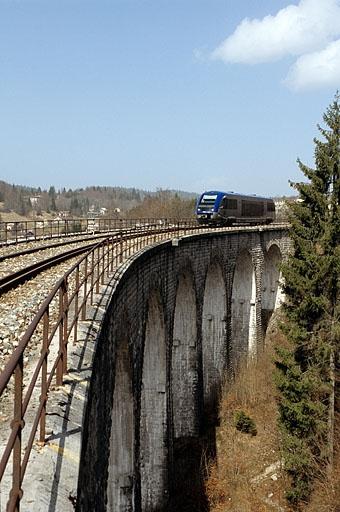 Viaduc de Mobier (39) au lieudit Le Bois des Crottes © phot. Y. Sancey / Région Bourgogne-Franche-Comté, Inventaire du patrimoine, 2005 Viaduc de Mobier (39) au lieudit Le Bois des Crottes © phot. Y. Sancey / Région Bourgogne-Franche-Comté, Inventaire du patrimoine, 2005