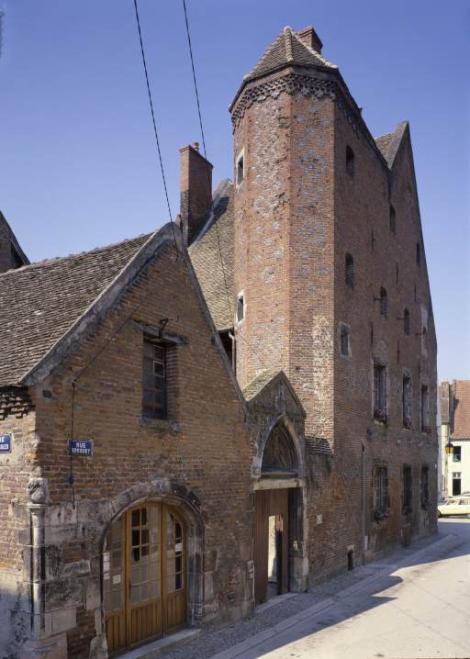 Maison de drapier dite maison Bossuet à Seurre (21). © phot. M. Rosso / Région Bourgogne-Franche-Comté, Inventaire du patrimoine, 1986