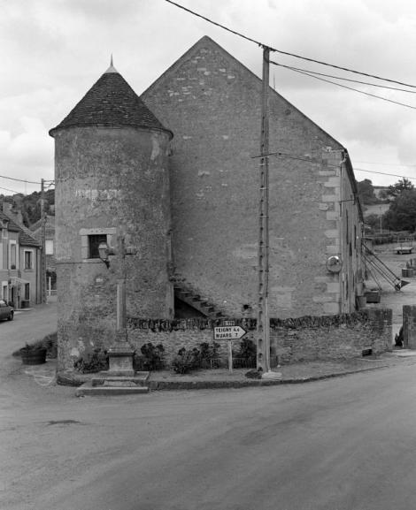 Ferme à Flez-Cuzy (58). © phot. J-L. Duthu / Région Bourgogne-Franche-Comté, Inventaire du patrimoine, 1993