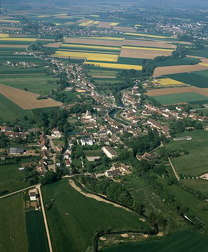 Village de Ruffey-sur-Seille (39) © phot. Y. Sancey / Région Bourgogne-Franche-Comté, Inventaire du patrimoine, 1990