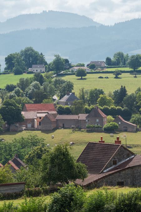Saint-Laurent-en-Brionnais (71) : le hameau des Chevennes © phot. P.-M. Barbe-Richaud / Région Bourgogne-Franche-Comté, Inventaire du patrimoine, 2018