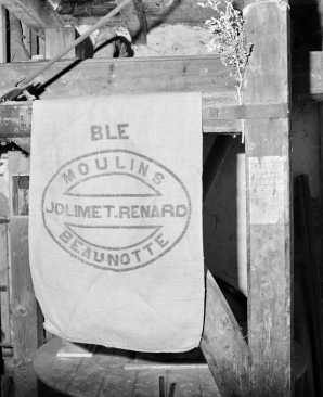 Moulin Jolimet-Renard à Beaunotte (21) : sac de toile de jute.