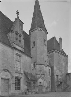  château fort © Région Bourgogne-Franche-Comté, Inventaire du patrimoine