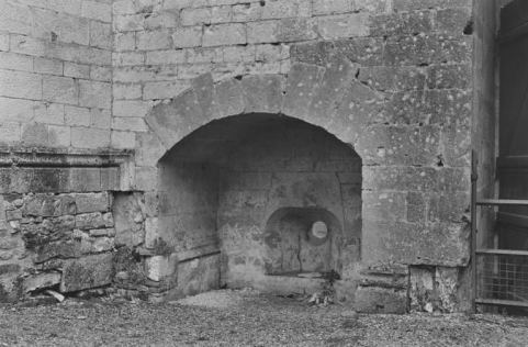  château fort © Région Bourgogne-Franche-Comté, Inventaire du patrimoine